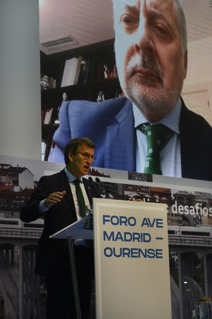 O presidente da Xunta, Alberto Núñez Feijóo, intervén no Foro Ave Madrid- Ourense 'Un camiño a Galicia: desafíos e oportunidades', en Expoourense, a 14 de xaneiro de 2022 