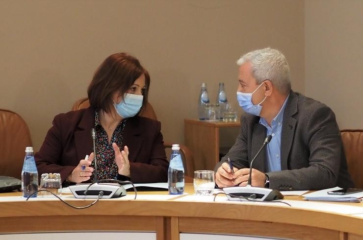 Luís Álvarez e Begoña Rodríguez Rumbo, na primeira xunta de portavoces do Parlamento de Galicia tras a substitución de Gonzalo Caballero. PSDEG / Europa Press