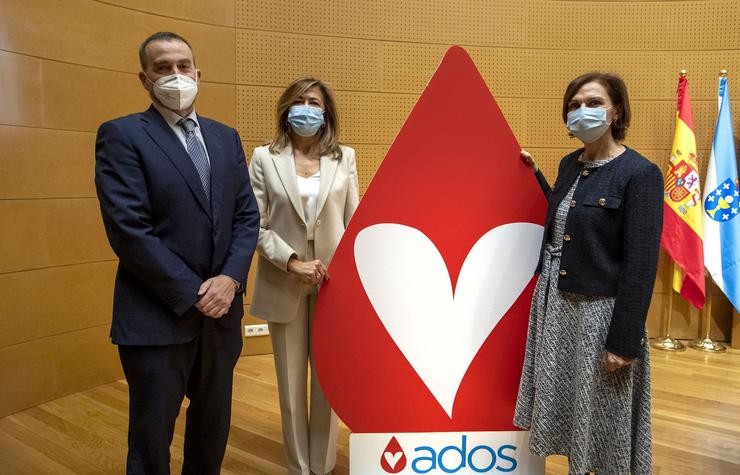 O director xeral de Asistencia Sanitaria do Sergas, Jorge Aboal, acompañado da directora da Axencia Galega de Doazón de Órganos e Sangue (ADOS), Marisa López, presentan o balance de actividade de doazón e transplantes en Galicia de 2021 / Conchi Paz - Xunta de Galicia.