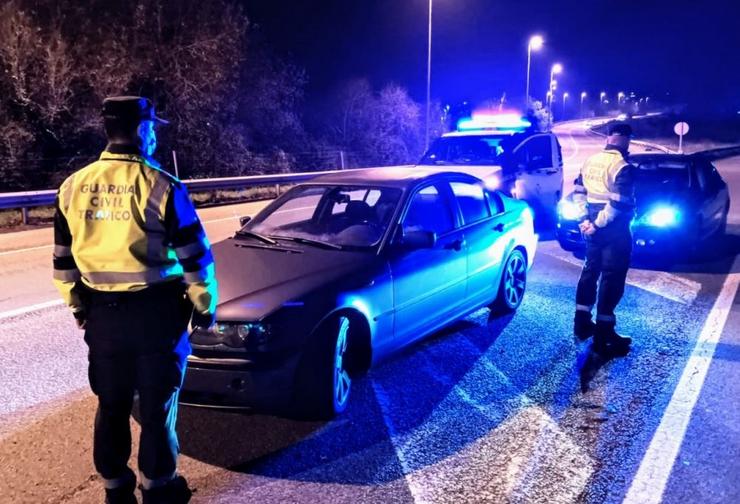 Control da Garda Civil na A-52 ao seu paso por Ribadavia (Ourense).. GARDA CIVIL 