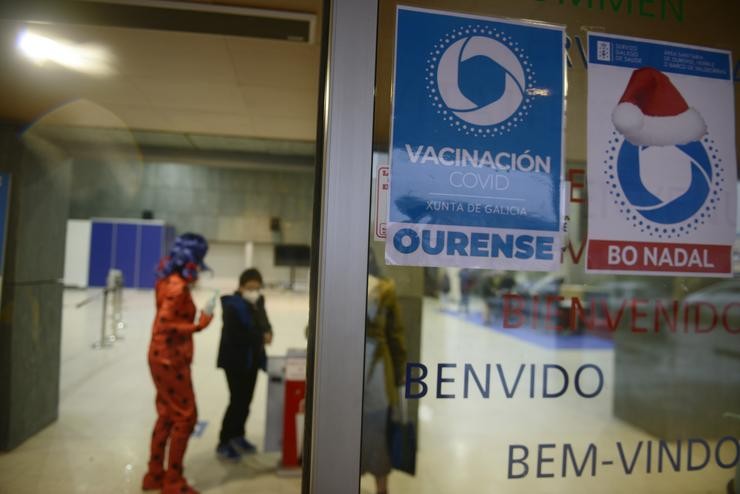 Entrada do recinto feiral Expourense, onde se vacina contra a Covid-19 