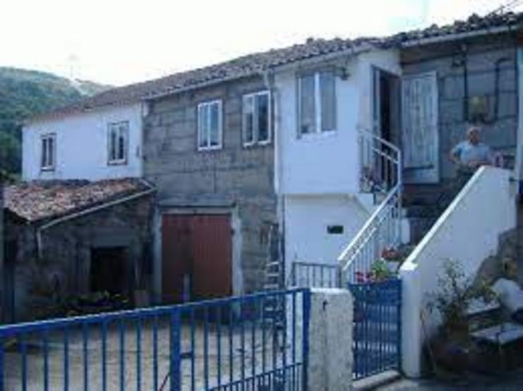 Casas na aldea de San Paio do Carballal, en Montederramo / Idealista.com