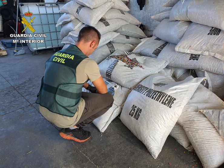 Desarticulada unha organización criminal que importaba cocaína por vía marítima desde Sudamérica.. GARDA CIVIL / Europa Press