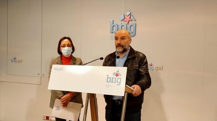 O deputado do BNG no Congreso, Néstor Rego, xunto á deputada nacionalista no parlamento galego Rosana Pérez. BNG / Europa Press