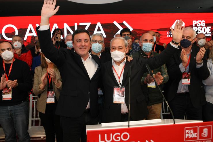O secretario xeral do PSdeG, Valentín González Formoso, e o presidente da Deputación de Lugo, José Tomei, no IV Congreso provincial de Lugo. PSDEG / Europa Press