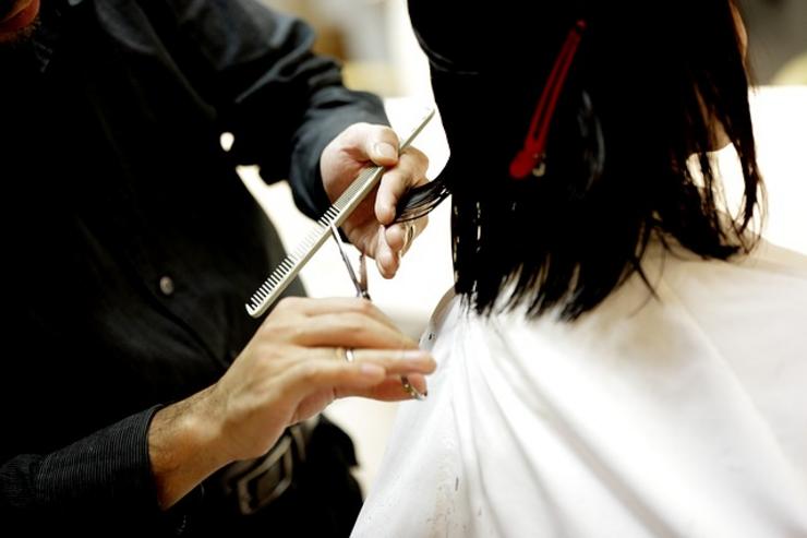 Corte de pelo, barbería, salón de peiteado