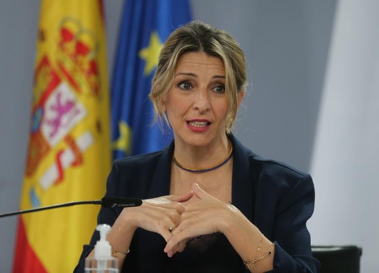 A vicepresidenta segunda e ministra de Traballo e Economía Social, Yolanda Díaz, comparece tras a reunión do Consello de Ministros, no Complexo da Moncloa, a 22 de febreiro de 2022, en Madrid (España).. EUROPA PRESS/I.Infantes. POOL - Europa Press