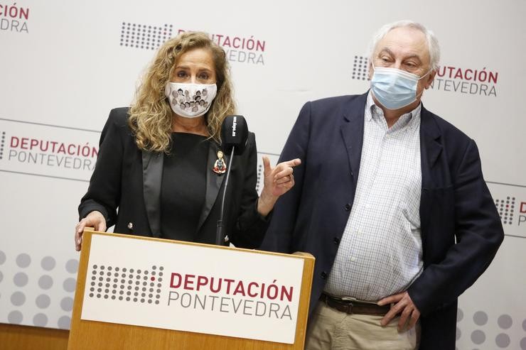 A presidenta da Deputación de Pontevedra e o vicepresidente, Carmela Silva e César Mosquera, respectivamente, en rolda de prensa. RAFA ESTEVEZ/DEPUTACIÓN DE PONTEVEDRA / Europa Press