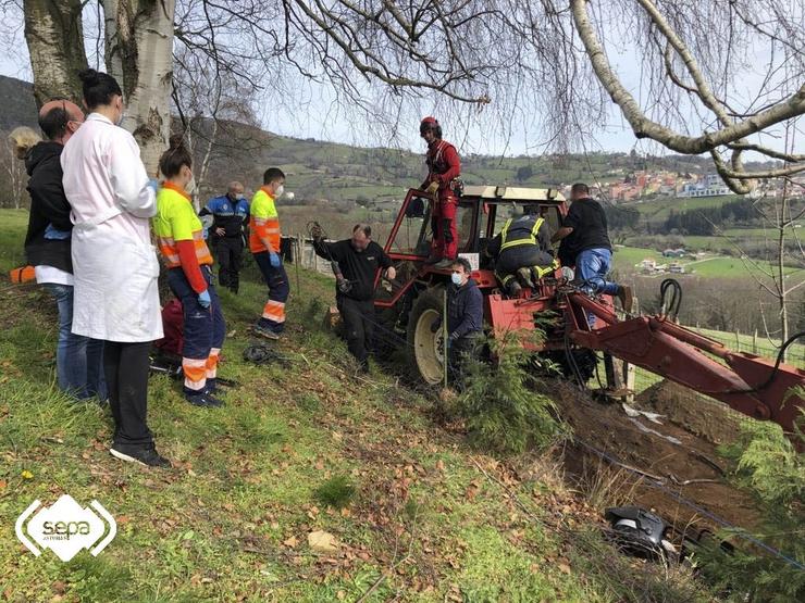 Accidente cun tractor en Tineo. SAIBA / Europa Press