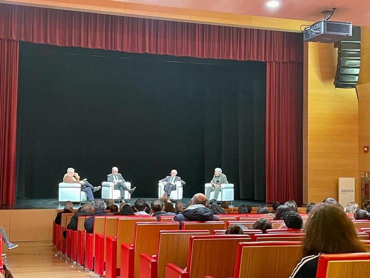 Anxo Gabilondo, Antón Costas e Caetano Díaz dialogan no Auditorio Abanca de Santiago de Compostela 