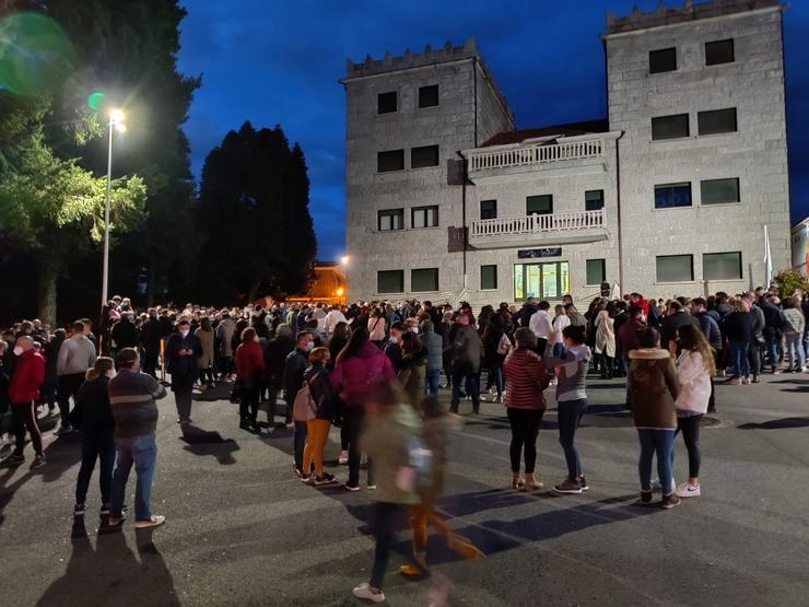 Concentración de repulsa por "o feminicidio" de Barro.