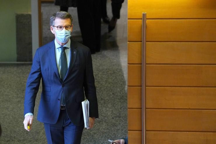 O presidente da Xunta de Galicia, Alberto Núñez Feijóo, á súa chegada a unha sesión de control no Parlamento de Galicia.. Álvaro Ballesteros - Europa Press