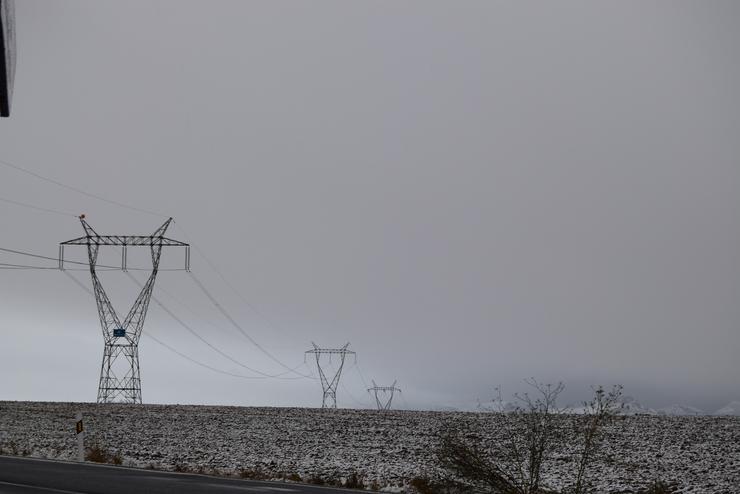 Arquivo - Tendidos eléctricos. AMIGOS DA TERRA - Arquivo / Europa Press