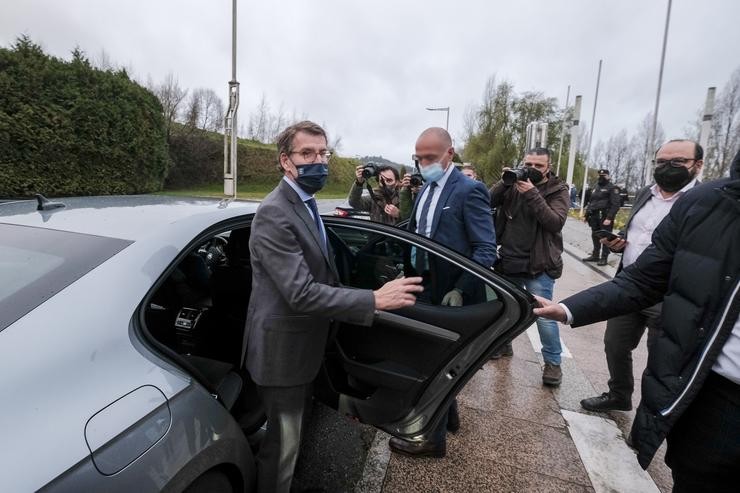 O presidente da Xunta de Galicia, Alberto Núñez Feijóo, á súa chegada á Xunta directiva do partido, a 2 de marzo de 2022, en Santiago de Compostela, A Coruña, Galicia (España).. César Arxina - Europa Press