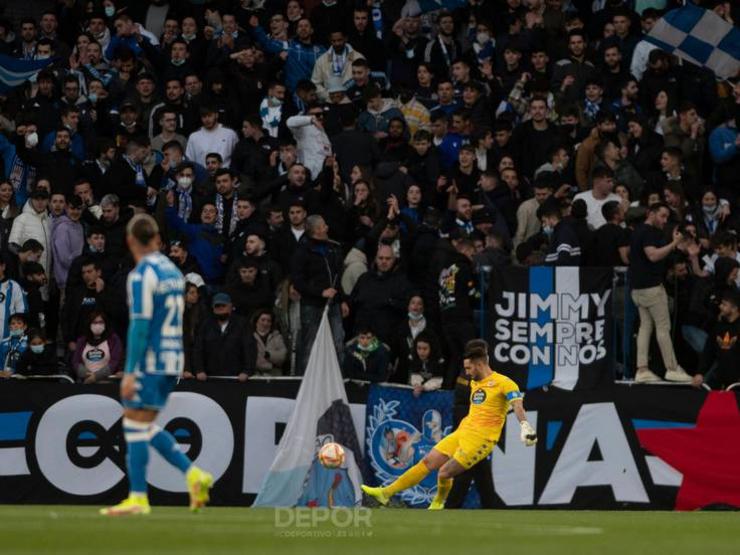 Imaxe de Ian Mackay, porteiro do Deportivo, no derbi contra o Racing de Ferrol / Deportivo da Coruña