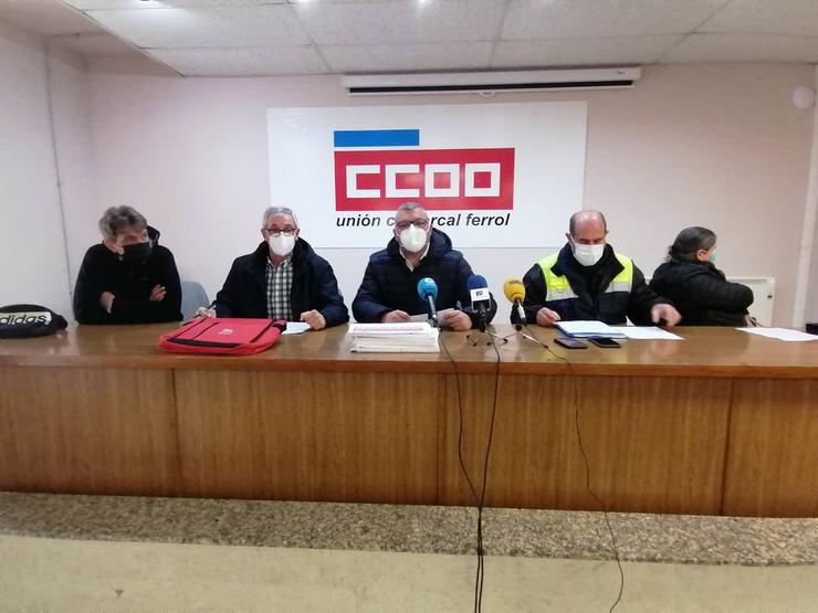 Integrantes del comité de empresa de Emafesa en la sede de CCOO 