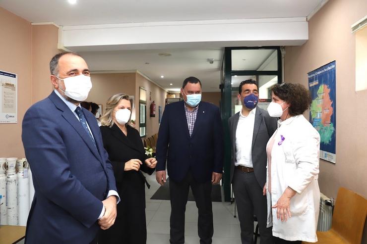O conselleiro de Sanidade, Julia García Comesaña, visita o centro de saúde de Rodeiro.. XUNTA DE GALICIA