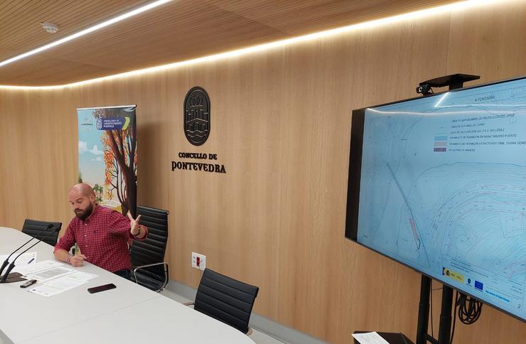 Iván Puentes presenta a nova ponte peonil de Pontevedra / Concello de Pontevedra