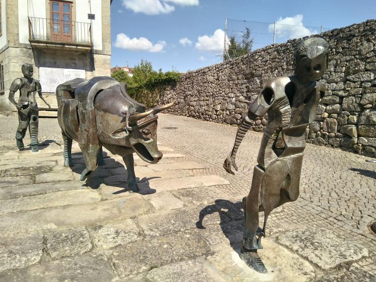 Escultura representativa da 'Festa do Boi'. Foto: XMF