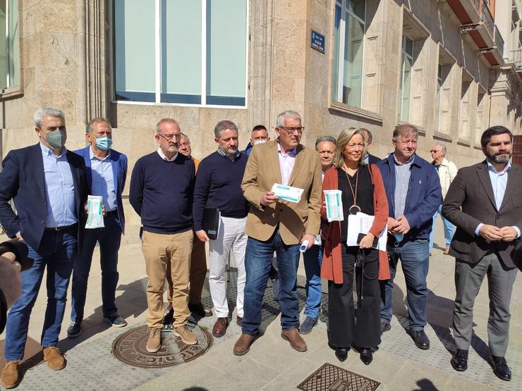 Deputados provinciais do PP na Coruña comparecen ante os medios de comunicación / Europa Press