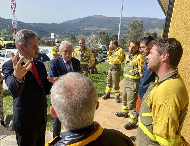 O delgado do Goberno en Galicia, José Miñones, anunciou que o Goberno destinará 3,8 millóns para crear na localidade ourensá de Laza unha das bases de prevención e extinción de incendios forestais 'máis avanzadas e modernas' de España. DELEGACIÓN DO GOBERNO