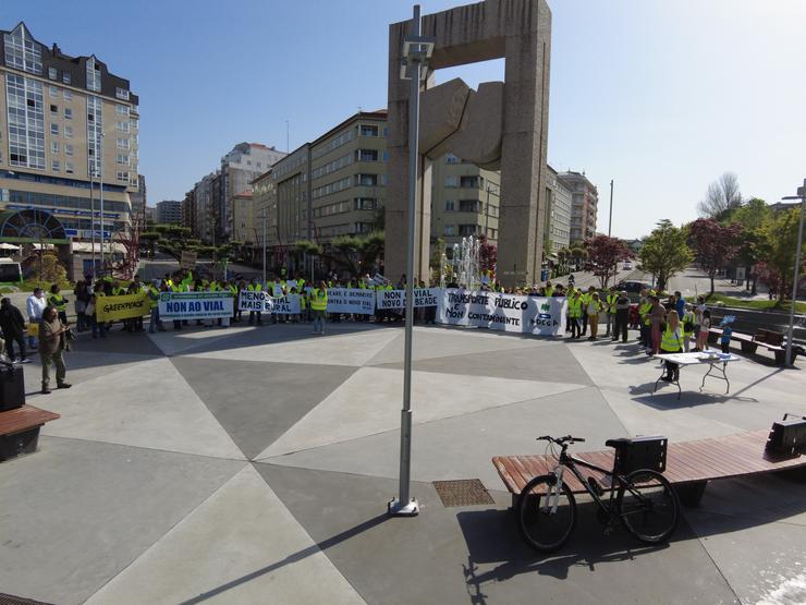 Veciños e organizacións ecoloxistas de Vigo protestan pola construción dunha vía de alta capacidade. AVIBE / Europa Press