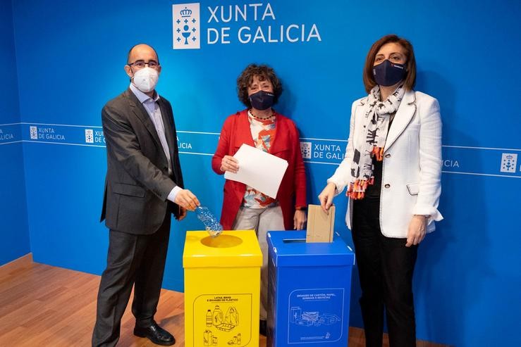 A conselleira de Medio Ambiente, Territorio e Vivenda, Anxos Vázquez, e o xerente de Ecoembes en Galicia, Fernando Blázquez, presentan os datos de reciclaxe en 2021. XOÁN CRESPO / XUNTA / Europa Press