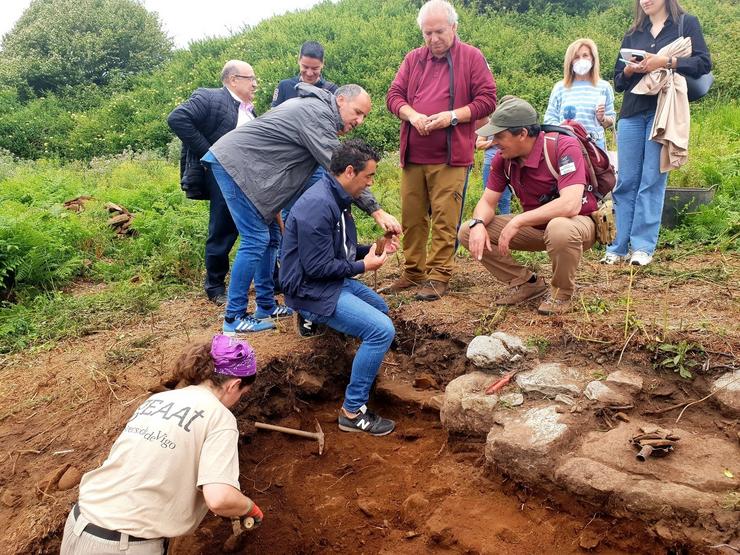 Visita ás escavacións arqueolóxicas na Illa de Ons.. XUNTA 