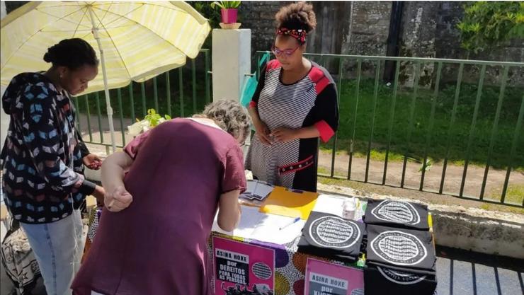 Recollida de firmas en Galicia pola regularización das persoas en situación irregular 