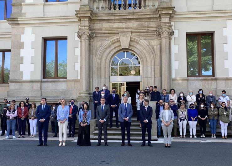 Concentración de repulsa polo asasinato de Arona ante a Xunta de Galicia. / Europa Press