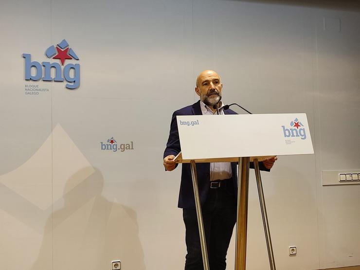 O deputado do BNG, Néstor Rego, en rolda de prensa. BNG / Europa Press