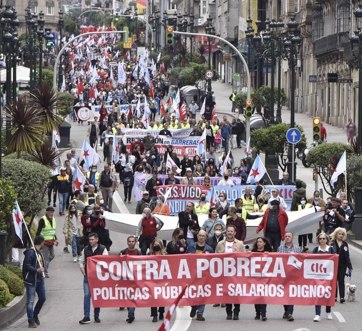 Manifestación con motivo do 1 de maio convocada en Vigo, co secretario xeral do sindicato, Paulo Carril, á fronte da marcha.. Javier Vázquez - Europa Press