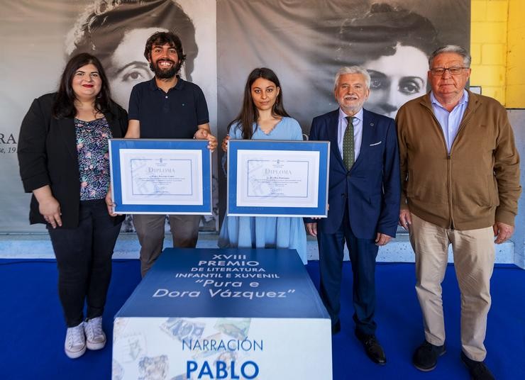 Ás -11.30 Horas: Entrega Dous Premio Pura E Doura Vázquez.- Ou Vicepresidente Primeiro Dá Deputación De Ourense, Rosendo Fernández, Preside A Entrega Dúas Xviii Premios Pura E Doura Vázquez, Que Nesta Edición Distinguiron Vos Traballos De Pablo Nogueira Na Mod. DEPUTACIÓN DE OURENSE 