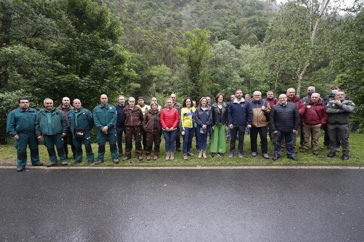 A conselleira de Medio Ambiente, Territorio e Vivenda, Ángeles Vázquez, nunha visita nas Fragas do Eume 