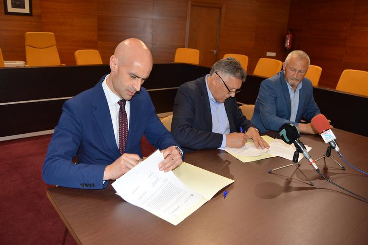 Firma de convenio entre o Sergas e o Concello de Sanxenxo.. CONCELLO DE SANXENXO / Europa Press