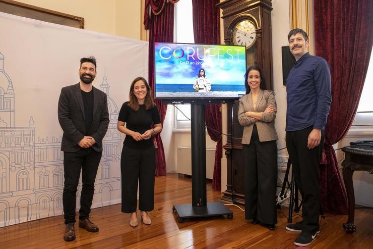 A alcaldesa da Coruña, Inés Rei, presentou este luns a quinta edición do CoruFest, xunto aos directores do festival, Gustavo do Río e José Leis, e a concelleira de Igualdade, Benestar Social e Participación, Yoya Neira. ANDY PÉREZ / Europa Press