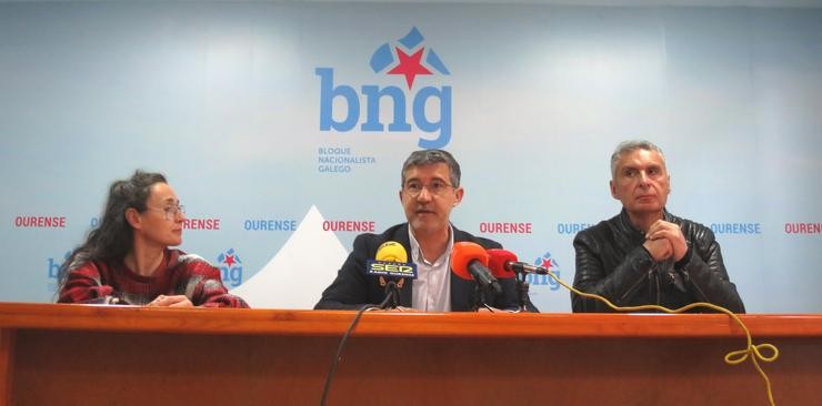 Rolda de prensa do BNG de Ourense, con Iago Tabarés, deputado autonómico, no centro. BNG OURENSE / Europa Press