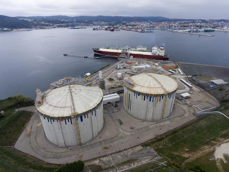 Terminal de gas natural licuado (GNL) de Reganosa en Mugardos (A Coruña) 