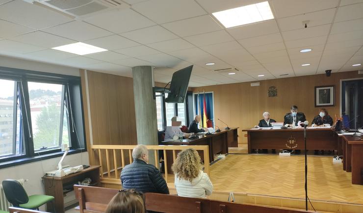 Xuízo en Vigo contra tres acusados de falsidade en documento público e estafa procesual. / Europa Press