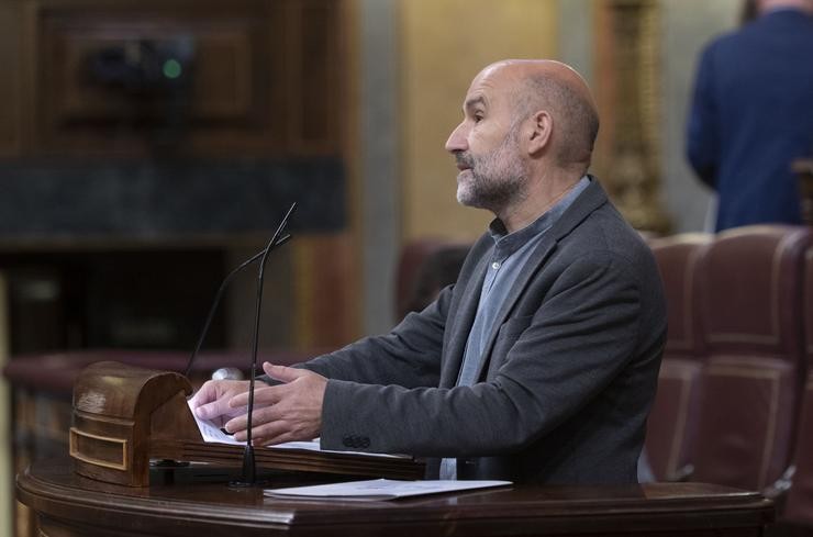 O deputado do BNG no Congreso, Néstor Rego, intervén durante unha sesión plenaria no Congreso dos Deputados, a 9 de xuño de 2022, en Madrid (España). O pleno vira ao redor da votación do proxecto de lei de impulso aos plans de pensione. Alberto Ortega - Europa Press 