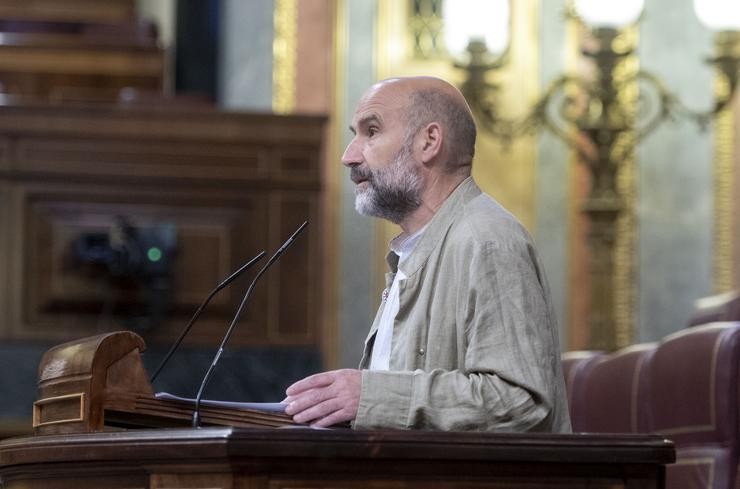 O deputado do BNG no Congreso, Néstor Rego, intervén durante unha sesión plenaria no Congreso dos Deputados, a 21 de xuño de 2022, en Madrid 