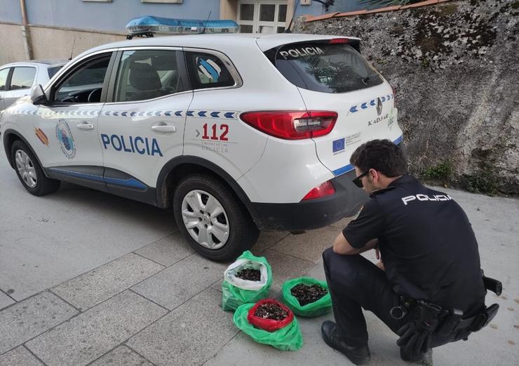 Operativo contra o furtivismo en Ribeira (A Coruña).. POLICÍA