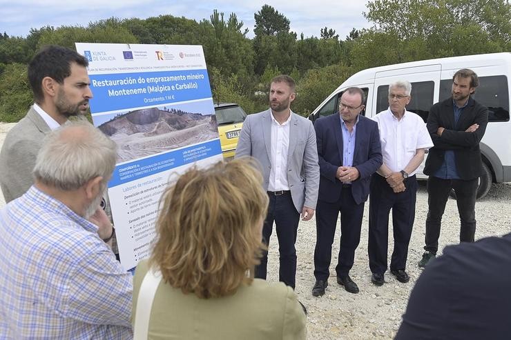 Visita de representantes da Xunta de Galicia a Montememe, o 22 de xullo de 2022. / AGN A Coruña. MONCHO FONTES  - Europa Press