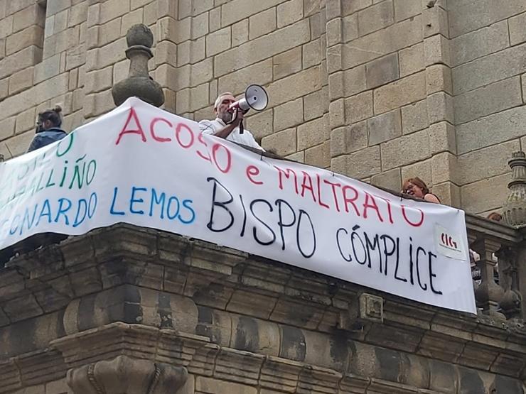 Protesta da CIG ante a Catedral de Ourense / CIG.