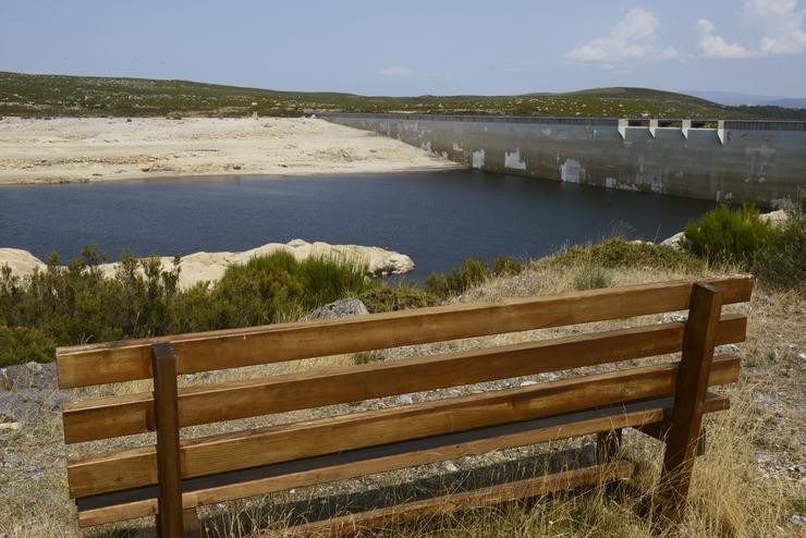 Vista xeral sobre o estado do encoro de Cenza na conca Miño-Sil, a 24 de agosto de 2021, en Galicia / Rosa Veiga - Europa Press - Arquivo / Europa Press