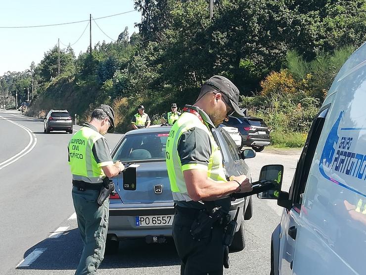 Control de tráfico en Pontevedra, na campaña de verán 