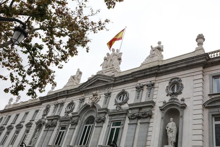 Arquivo - Fachada do edificio do Tribunal Supremo coa bandeira española no alto.. Jesús Hellín - Europa Press - Arquivo 