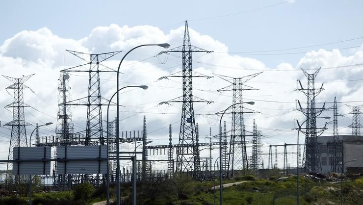 Torre de alta tensión de electricidade 