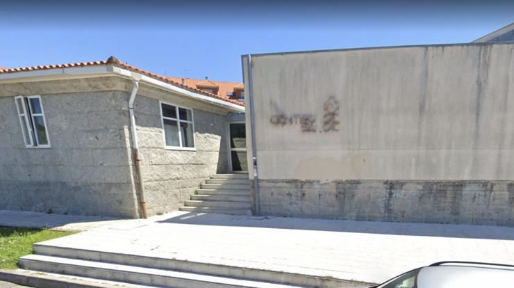 Centro de Saúde de Baltar en Sanxenxo / Google Maps.