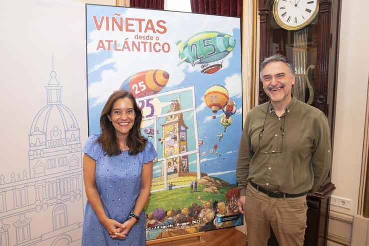 A alcaldesa da Coruña, Inés Rei, xunto ao director do festival 'Viñetas desde ou Atlántico', Miguelanxo Prado. ANDY PÉREZ 